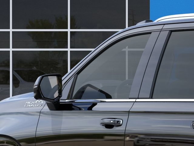 New 2026 Chevrolet Suburban High Country w/ Sun And Tow Package AWD/4WD image 15