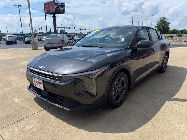 Used 2025 Kia K4 FWD image 5