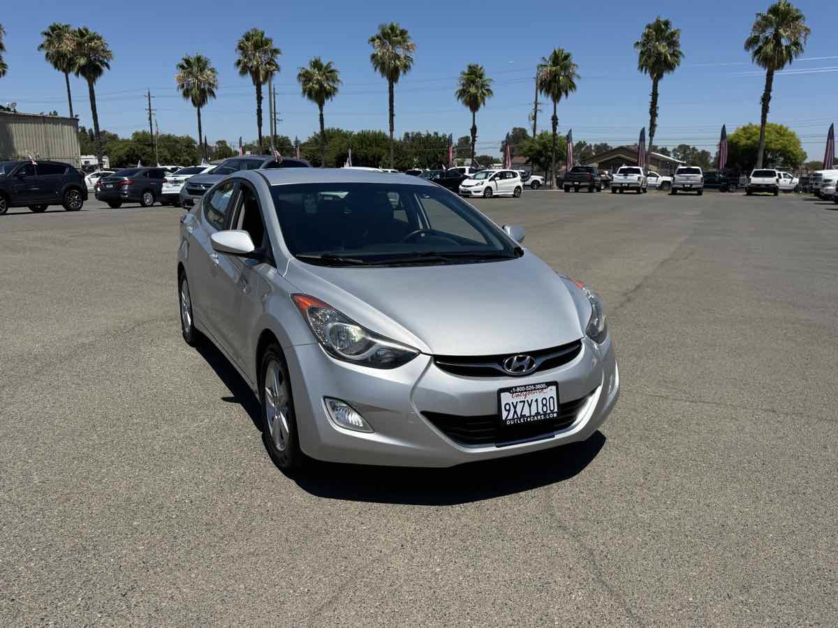 Used 2013 Hyundai Elantra GLS w/ Preferred Pkg FWD image 3