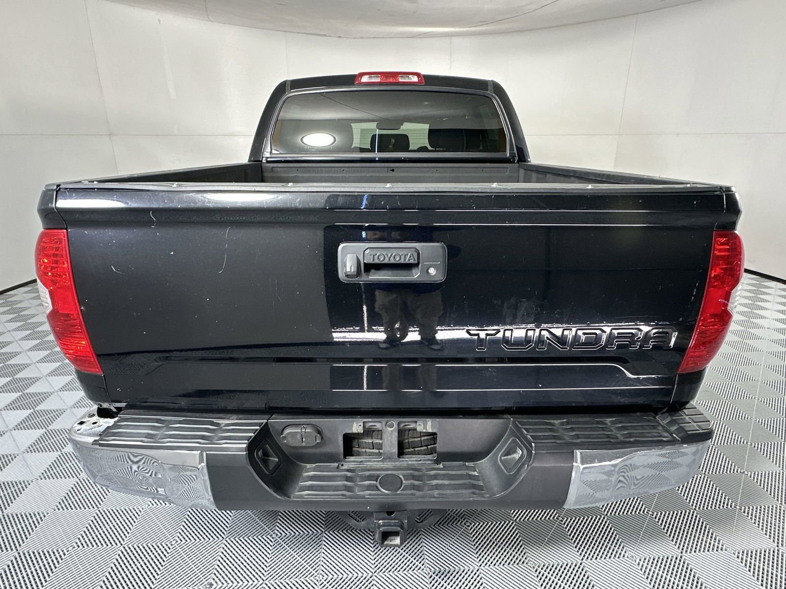 Used 2019 Toyota Tundra SR5 w/ SR5 Upgrade Package image 25