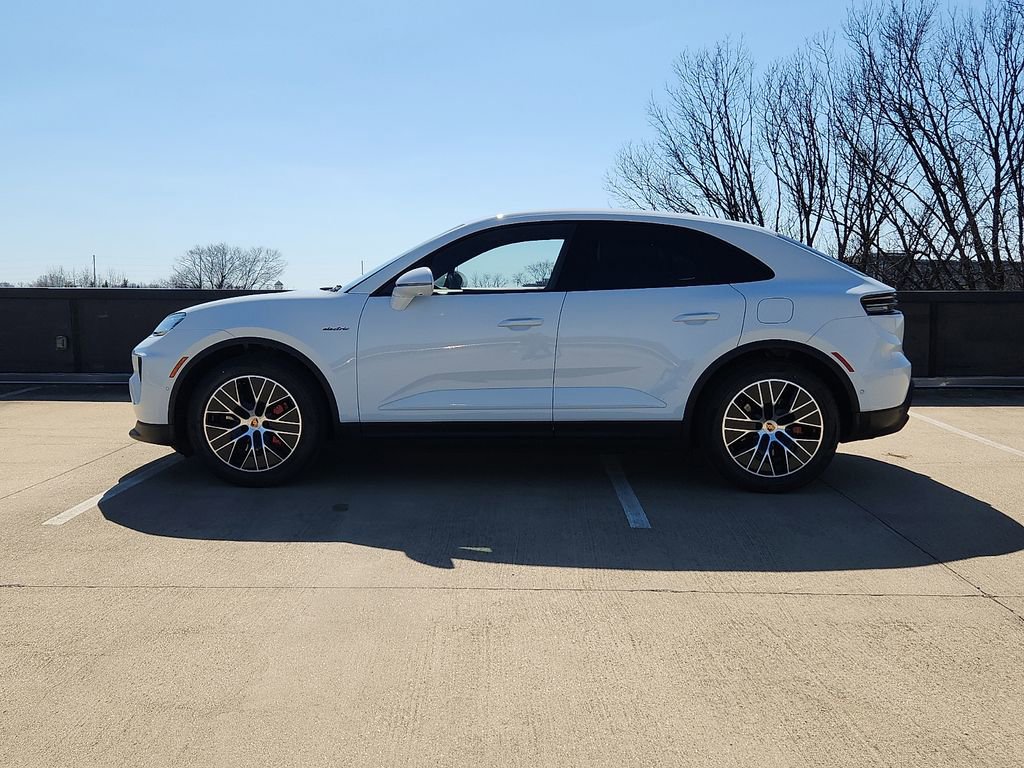 New 2026 Porsche Macan 4S Electric image 2