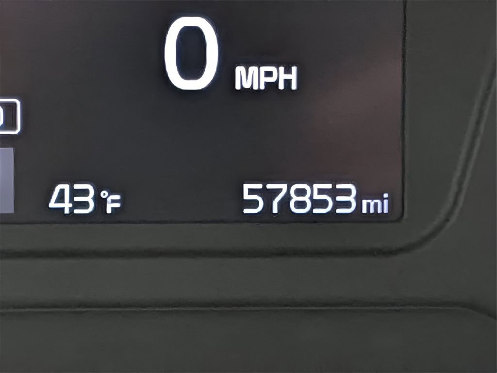 Used 2020 Kia Sorento LX image 18