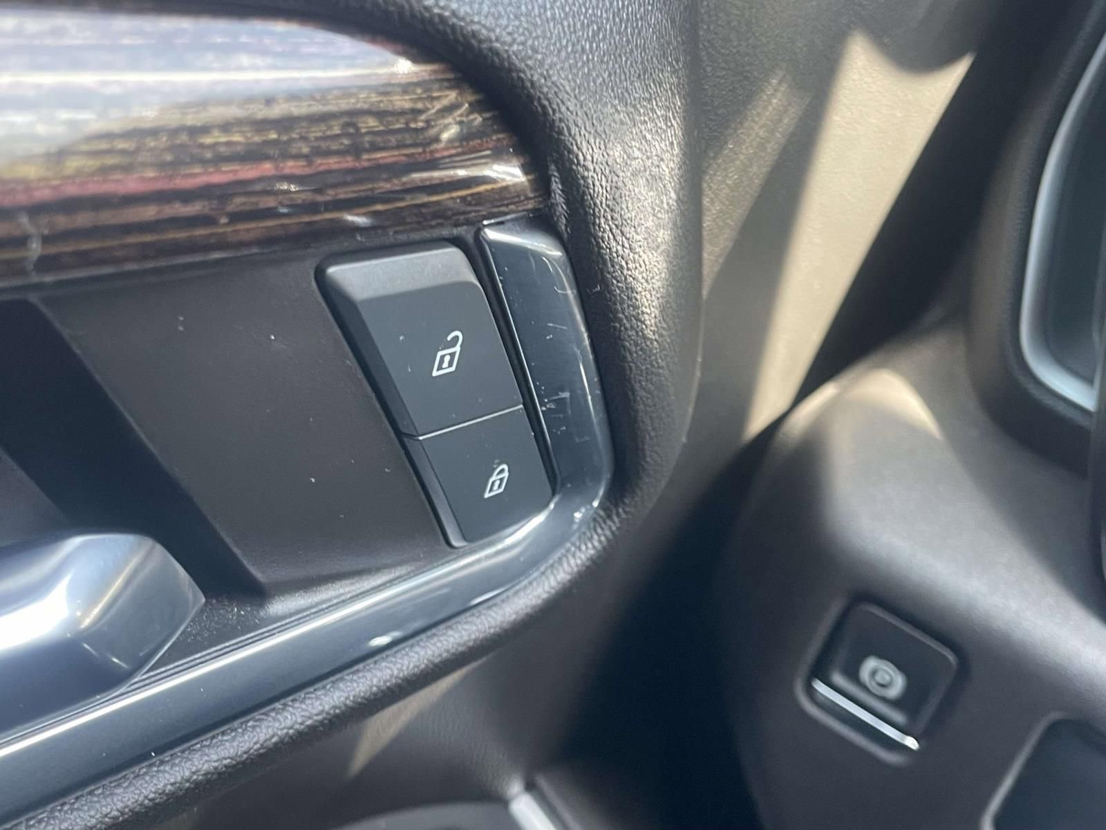 Used 2024 GMC Sierra 1500 Elevation image 27