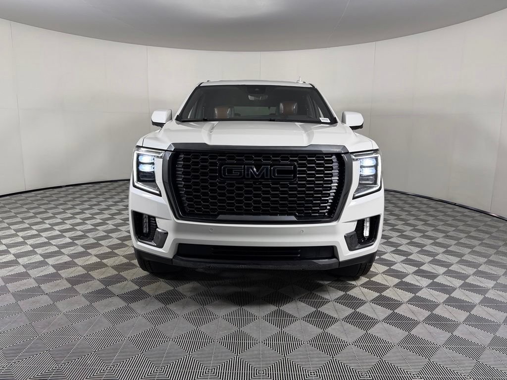 Used 2023 GMC Yukon Denali Ultimate AWD/4WD image 2