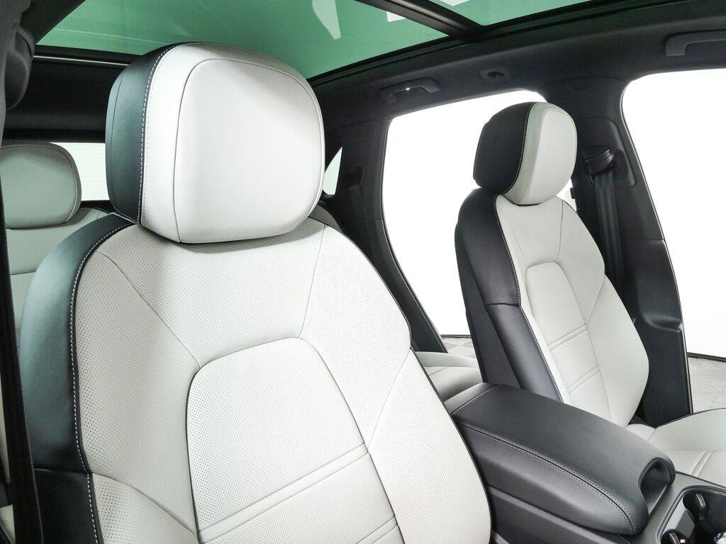 New 2026 Porsche Cayenne AWD/4WD image 24