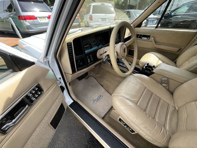 Used 1992 Jeep Cherokee Limited AWD/4WD image 9