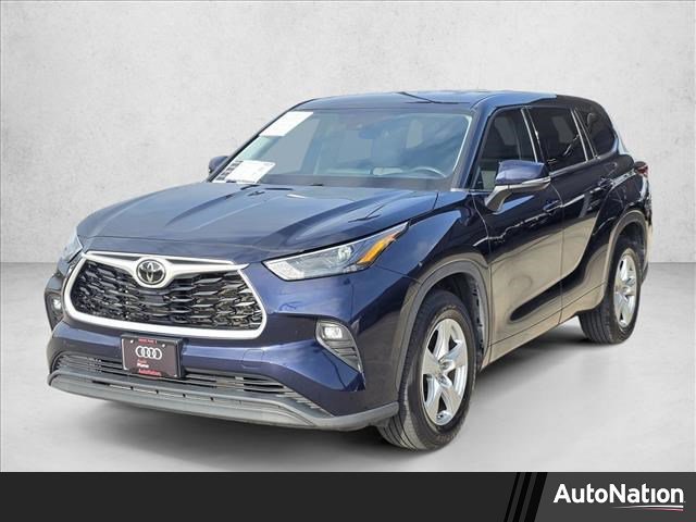 Used 2022 Toyota Highlander LE