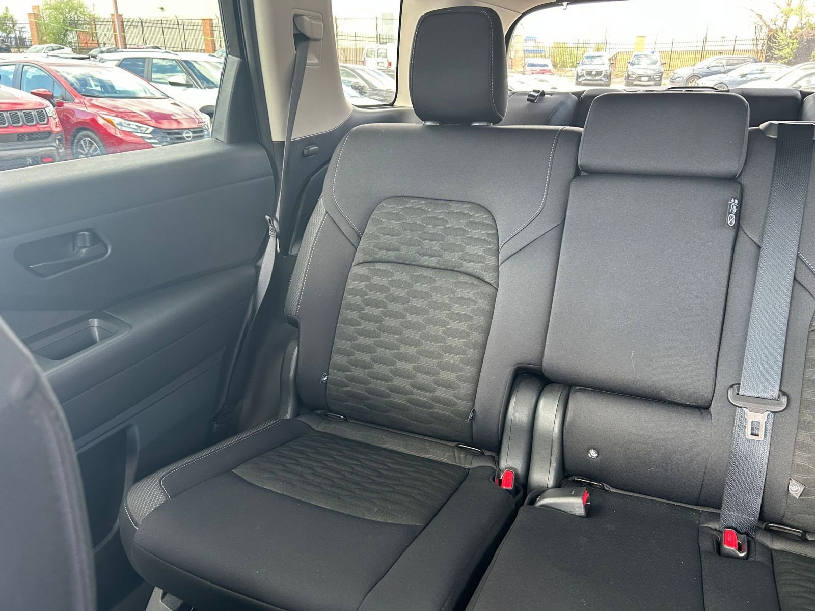 Used 2025 Nissan Pathfinder SV image 34