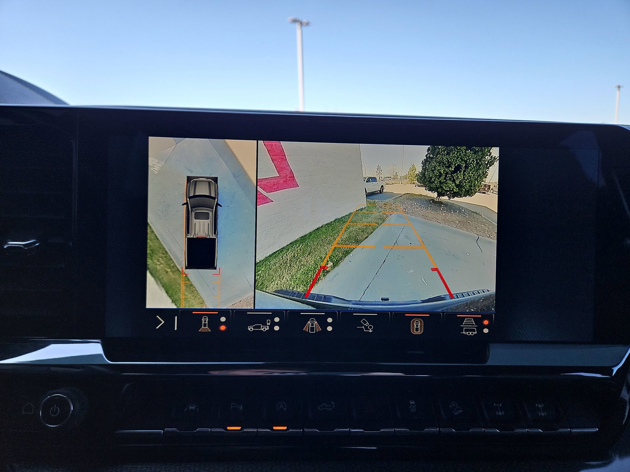 Used 2024 Chevrolet Silverado 1500 ZR2 w/ Technology Package image 32