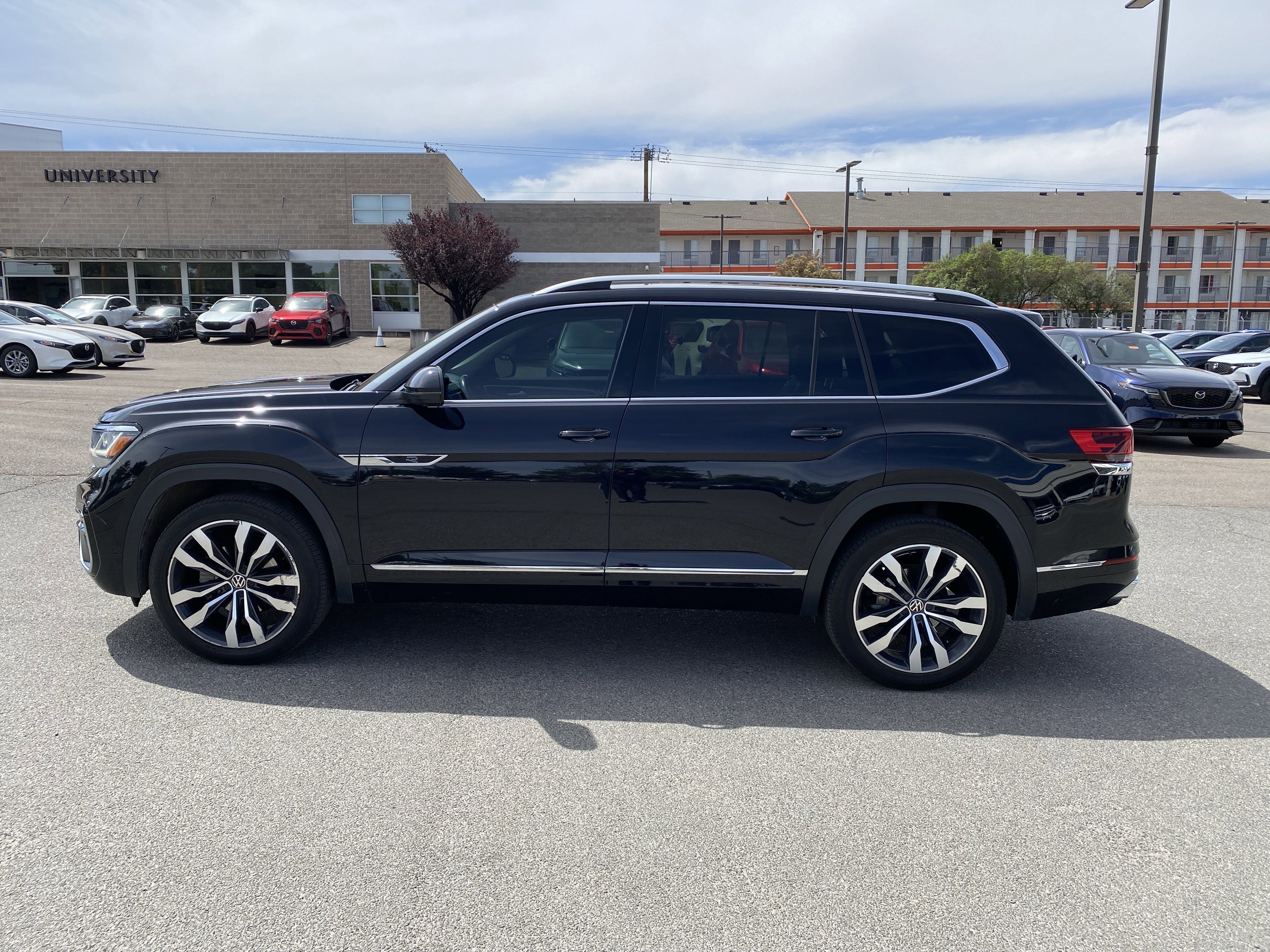Used 2021 Volkswagen Atlas SEL Premium AWD/4WD image 46