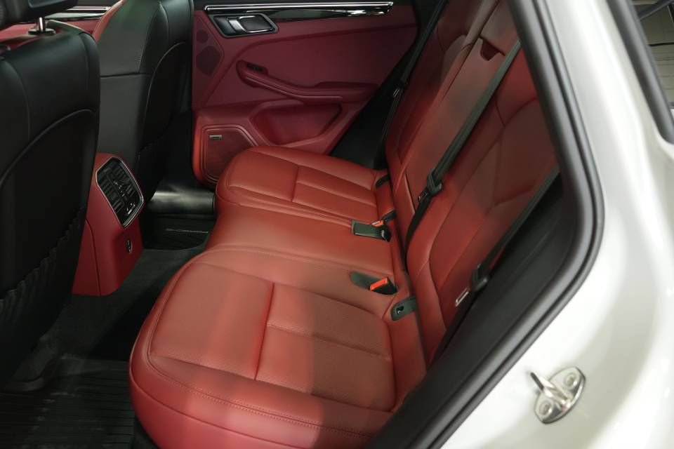 New 2026 Porsche Macan AWD/4WD image 27