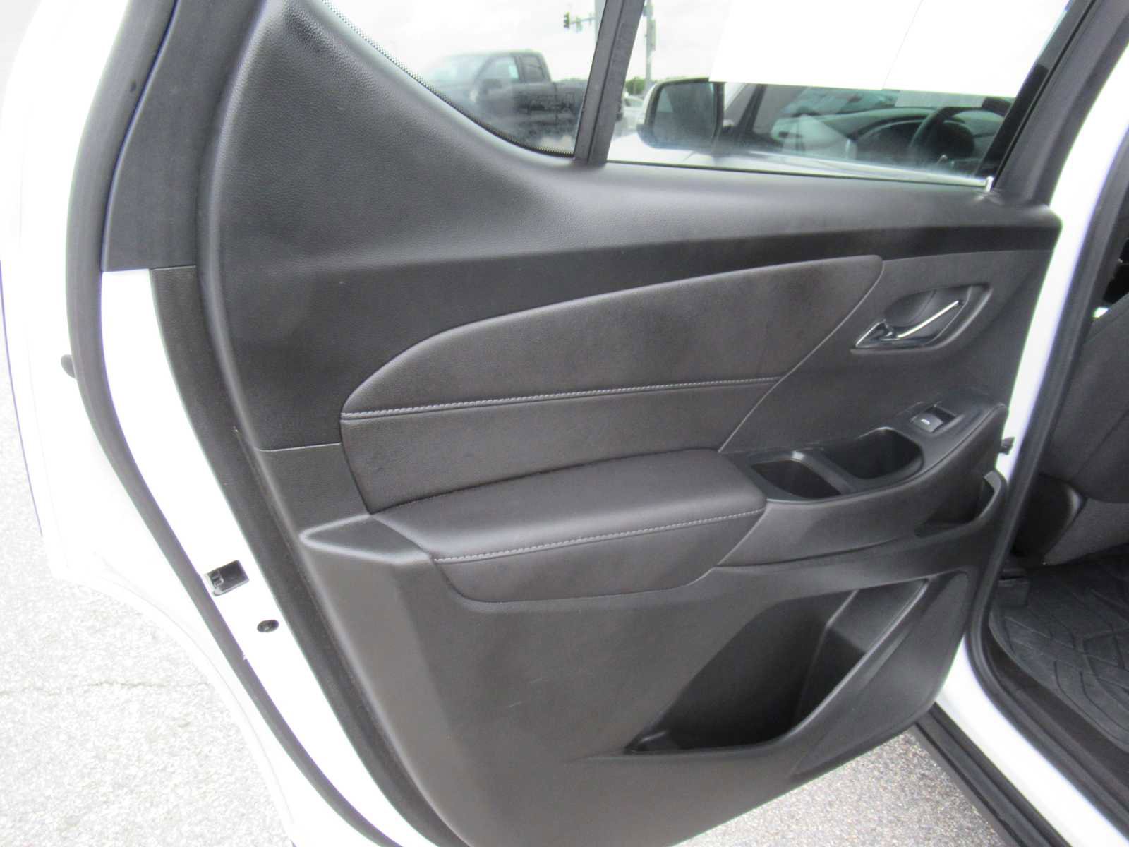 Used 2022 Chevrolet Traverse LT w/ LPO, Floor Liner Package AWD/4WD image 16
