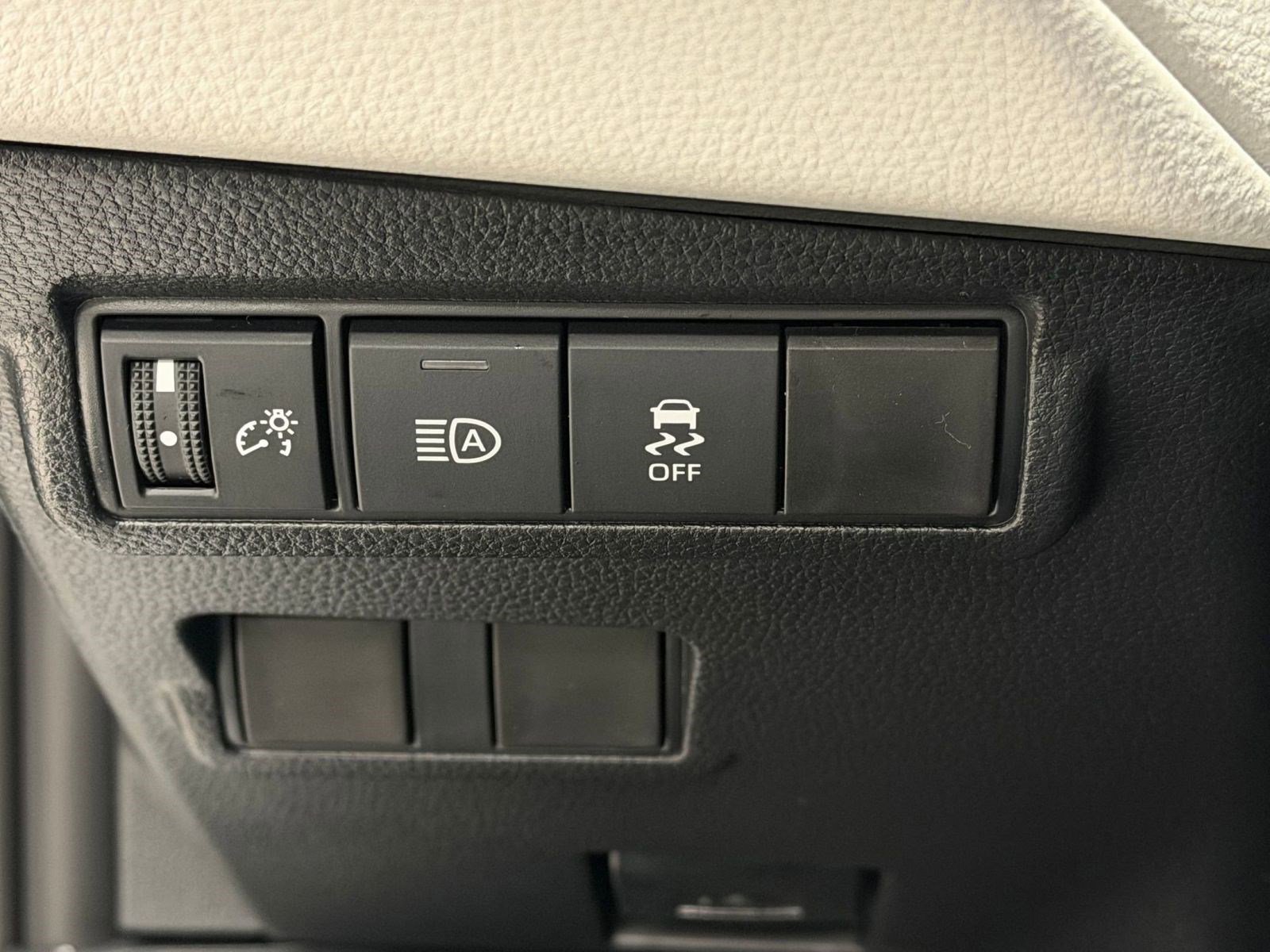 New 2026 Toyota Corolla Cross L image 13