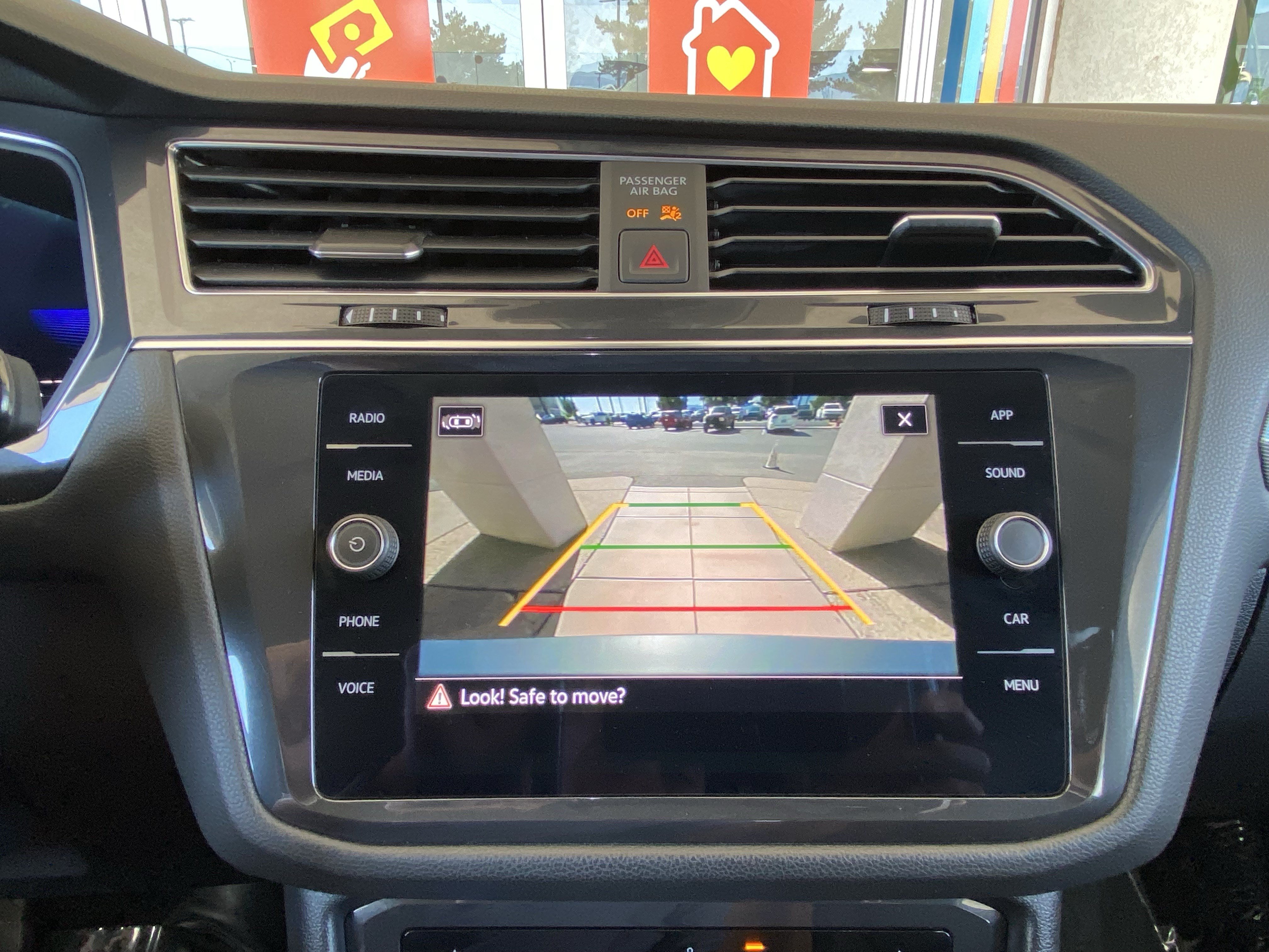 Certified 2023 Volkswagen Tiguan SE FWD image 4