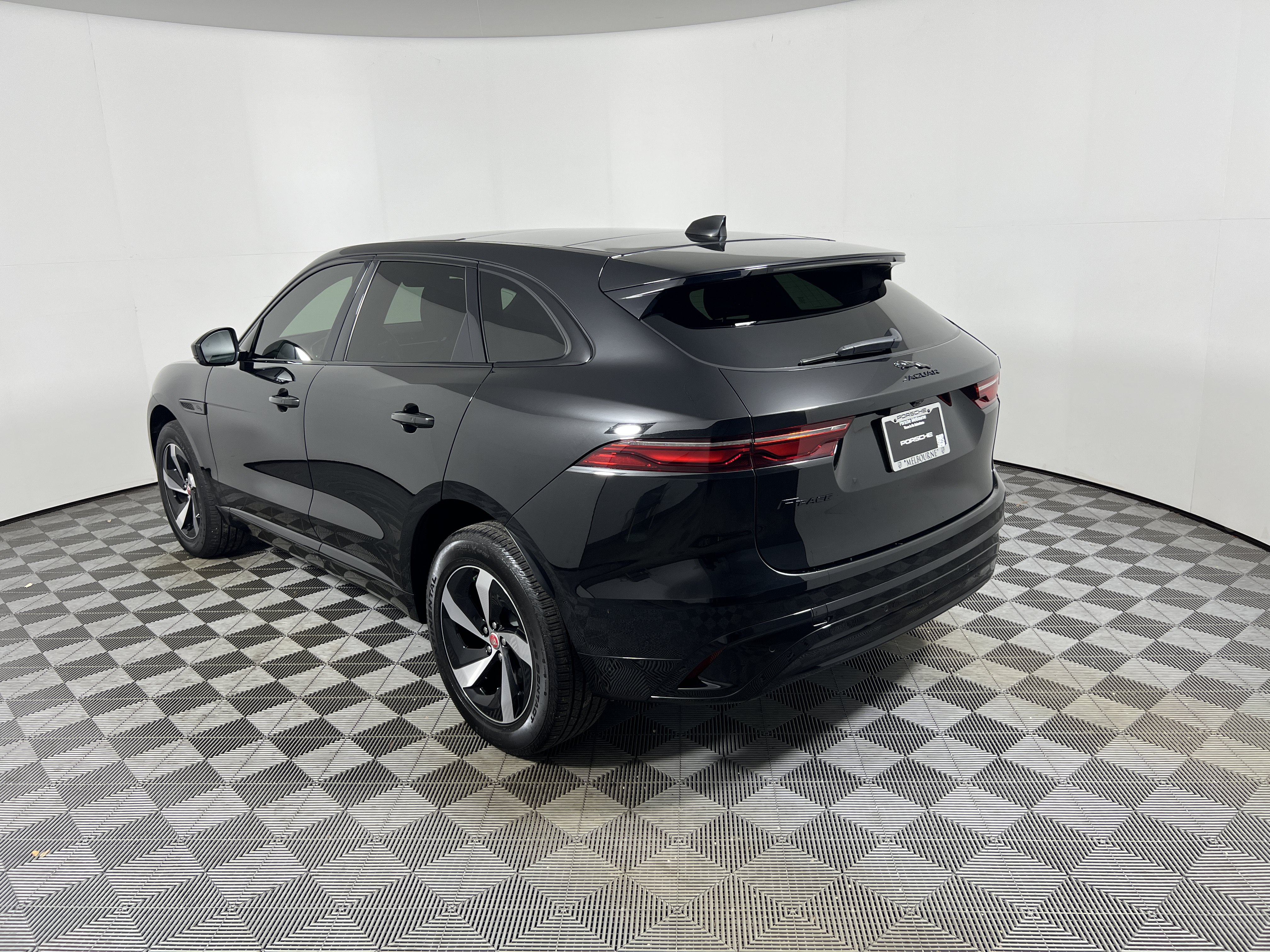 Used 2022 Jaguar F-PACE S AWD/4WD image 3
