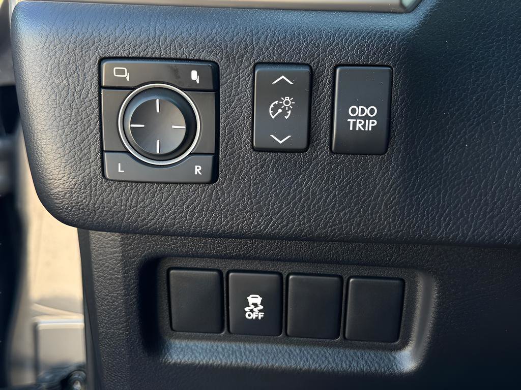 Used 2011 Lexus GX 460 w/ Comfort Plus Pkg AWD/4WD image 23