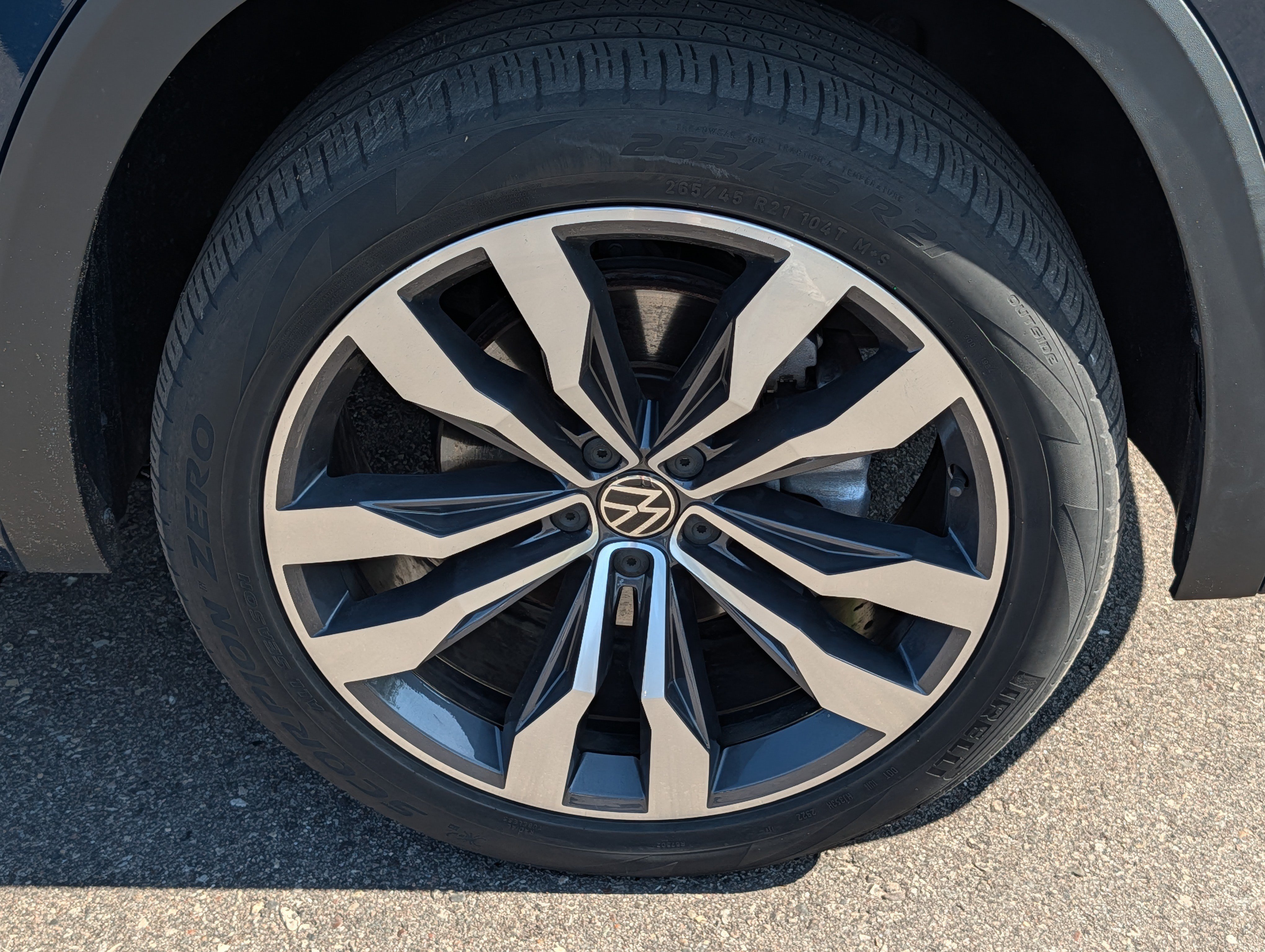 Certified 2023 Volkswagen Atlas Cross Sport SEL Premium R-Line AWD/4WD image 20