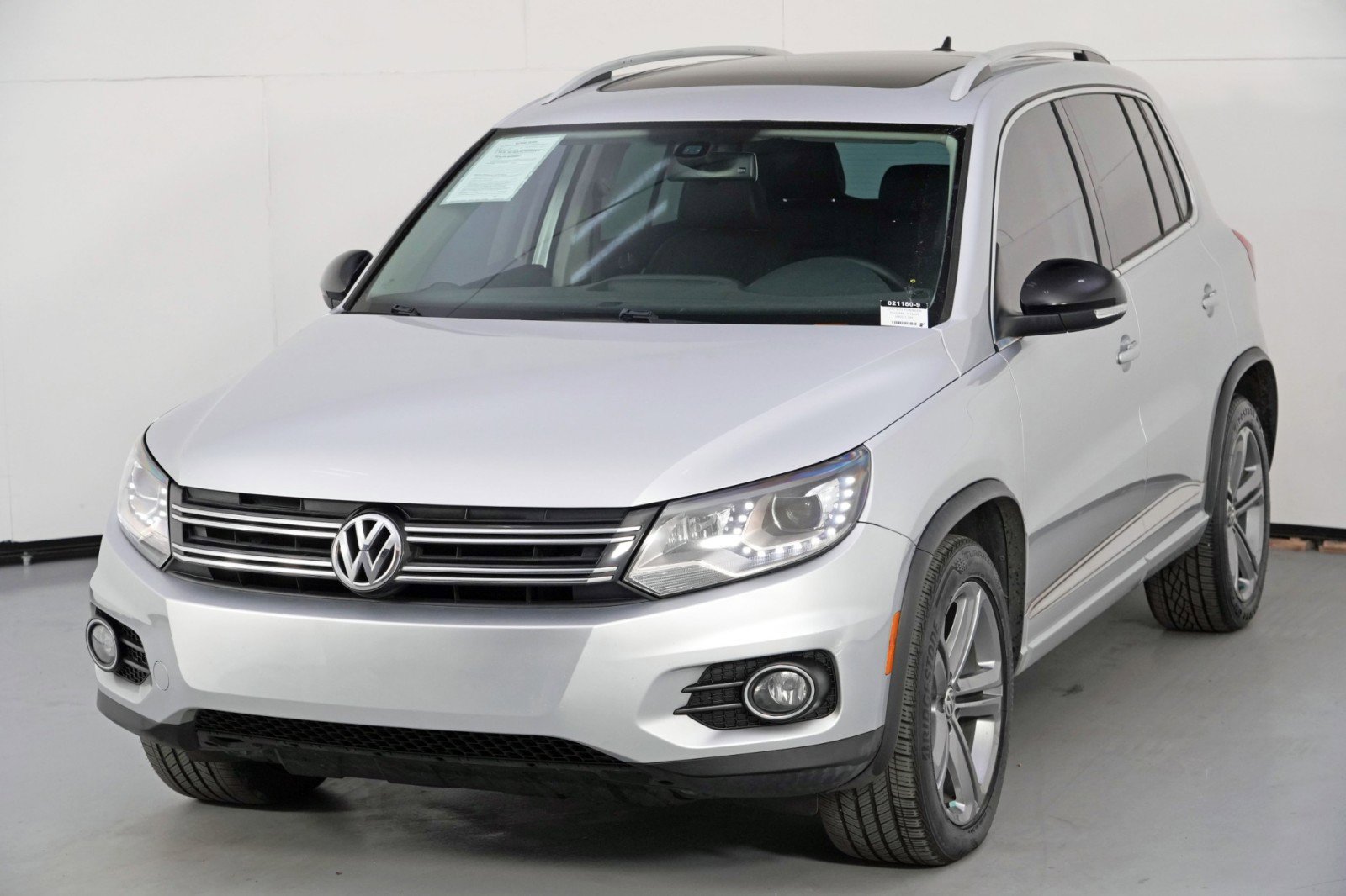 Used 2017 Volkswagen Tiguan Sport image 44