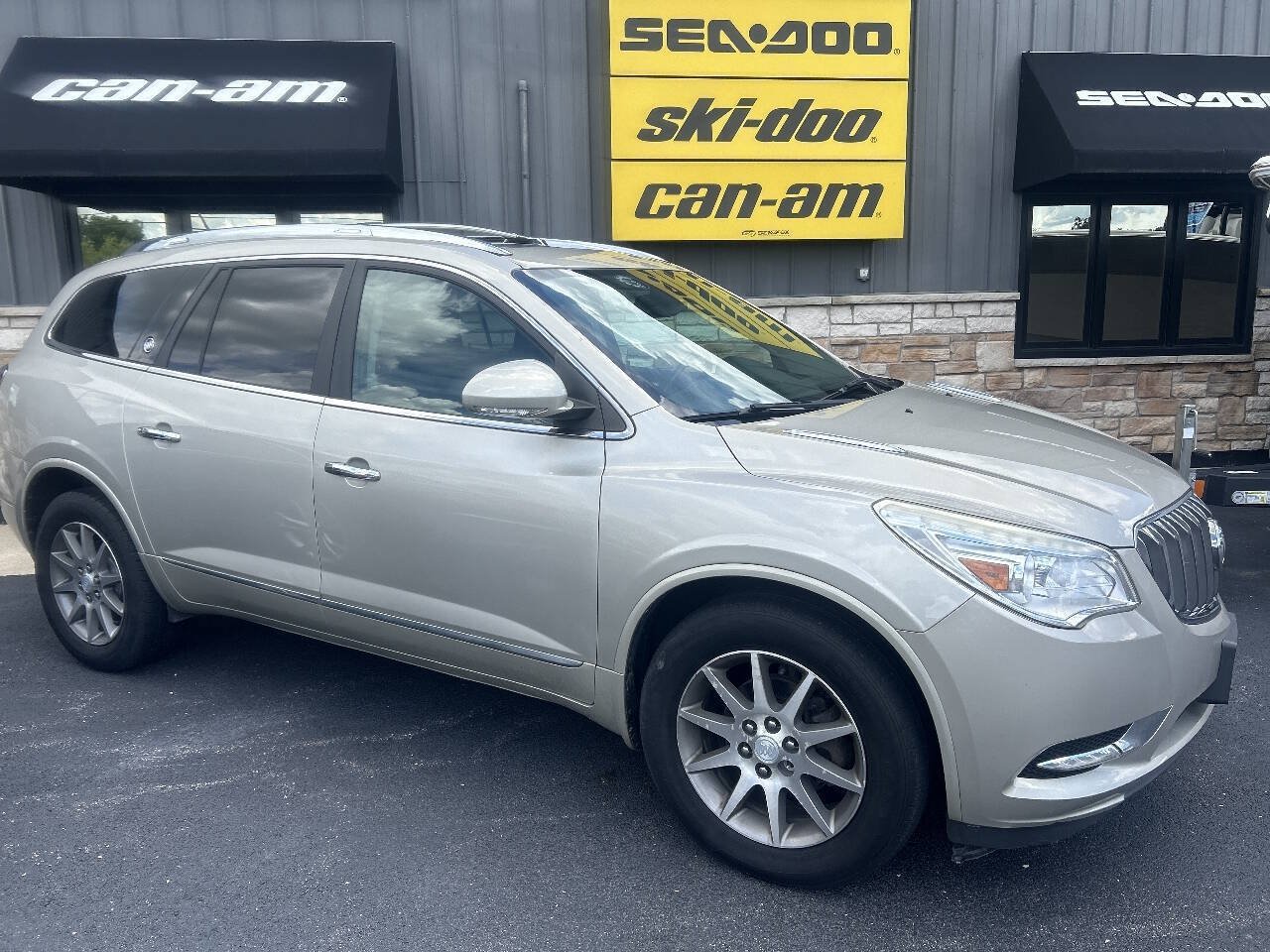 Used 2017 Buick Enclave Leather AWD/4WD image 12