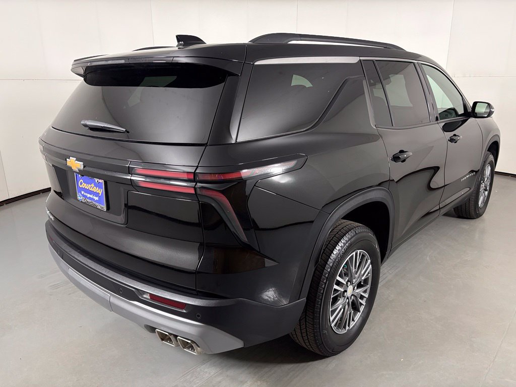 Used 2026 Chevrolet Traverse LT FWD image 8