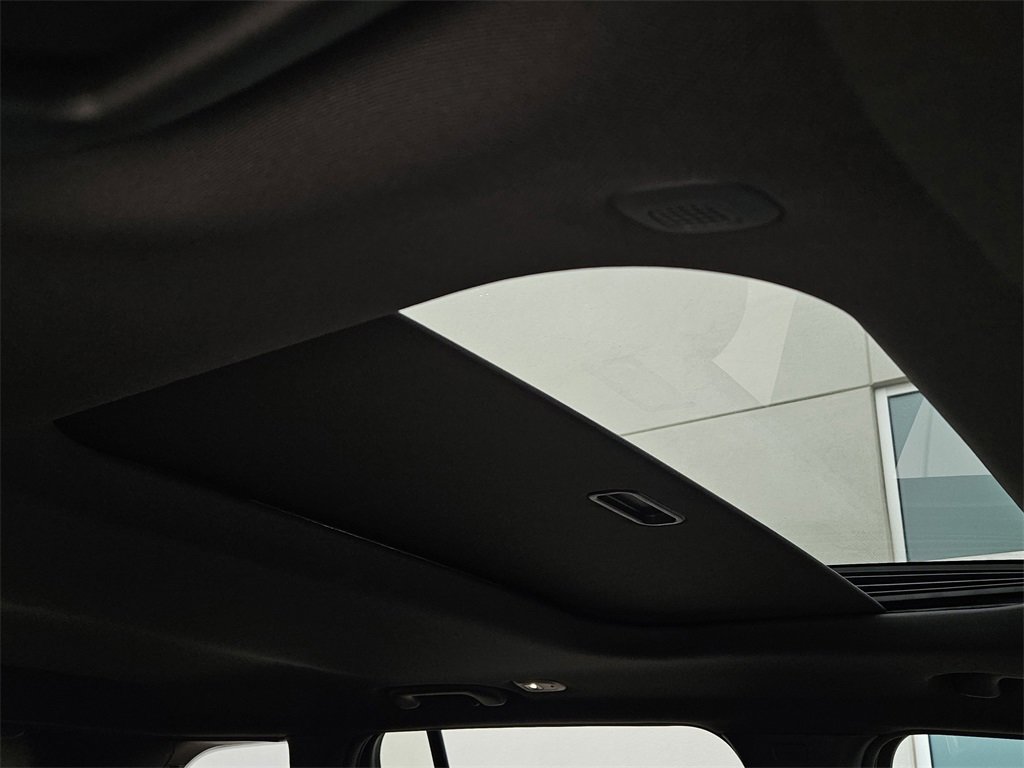 New 2025 Jeep Grand Cherokee Altitude image 9