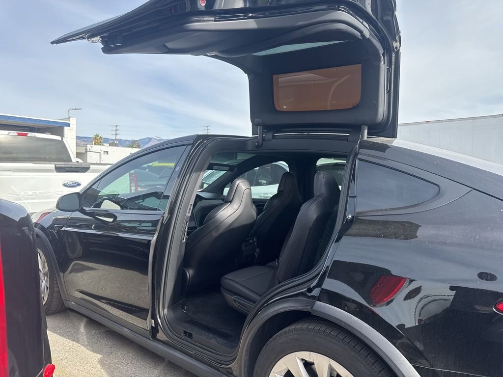 Used 2018 Tesla Model X 75D image 11