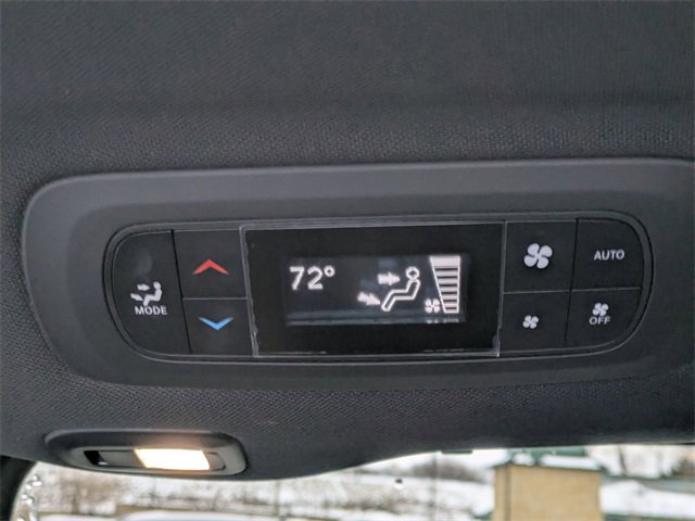 New 2025 Chrysler Pacifica Select w/ Uconnect Theater Family Group image 25