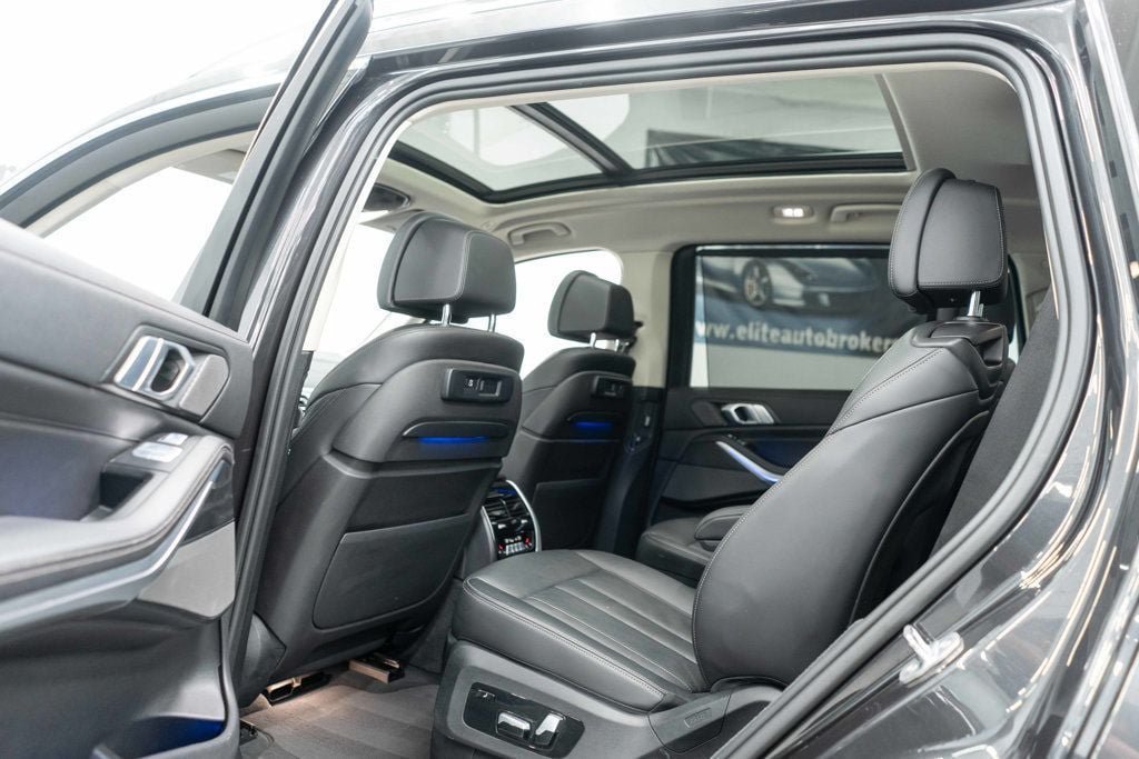 Used 2020 BMW X7 xDrive40i w/ Premium Package AWD/4WD image 12