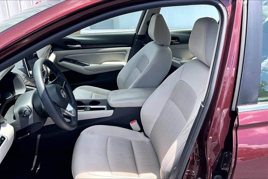 Used 2025 Nissan Altima 2.5 SV FWD image 20