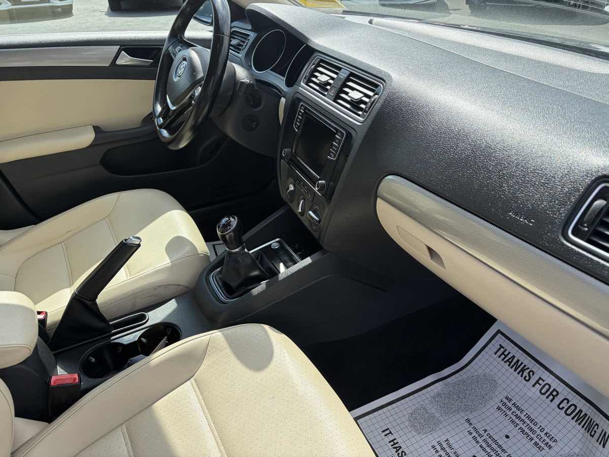 Used 2018 Volkswagen Jetta SE FWD image 30