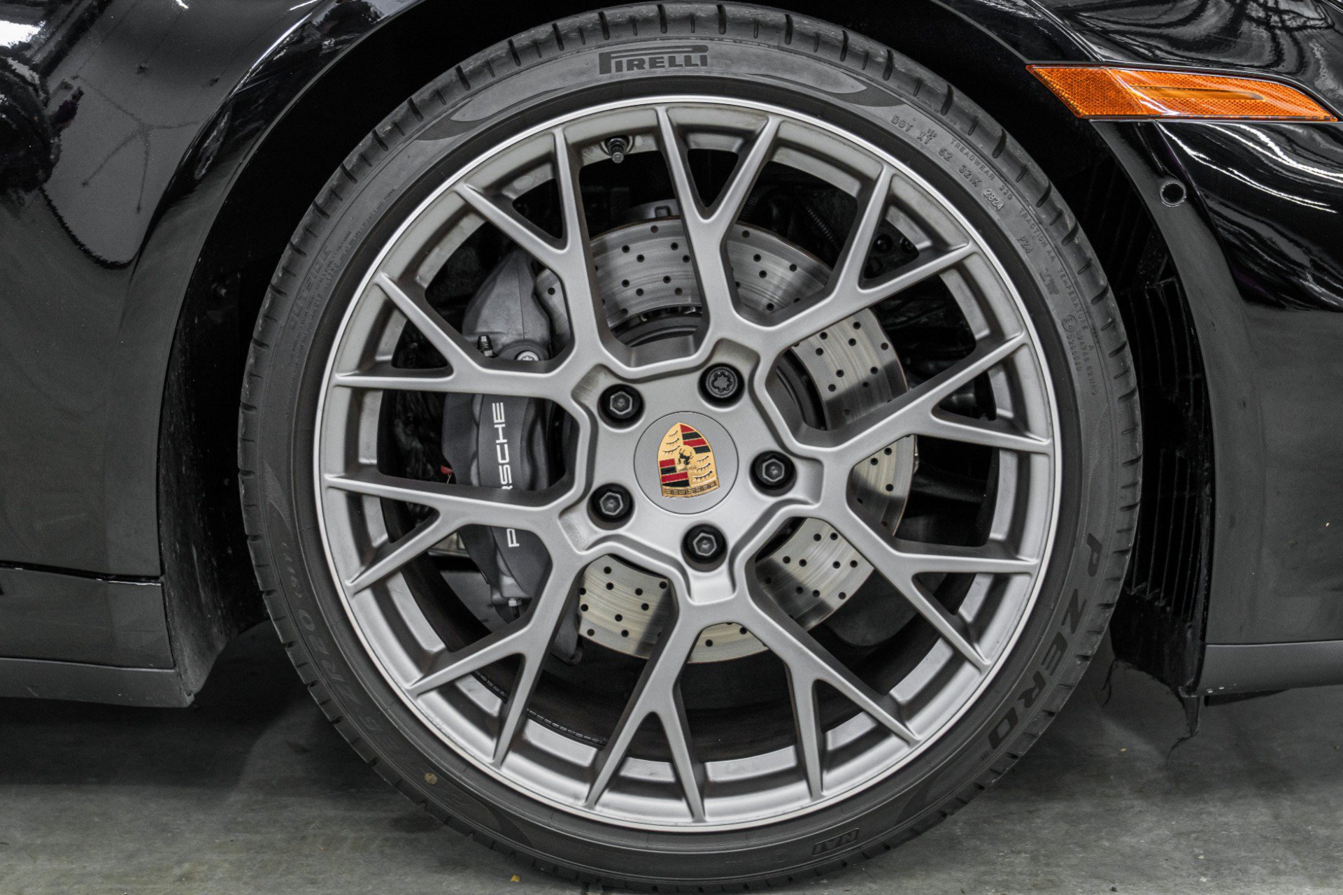 Used 2025 Porsche 911 Carrera RWD image 32