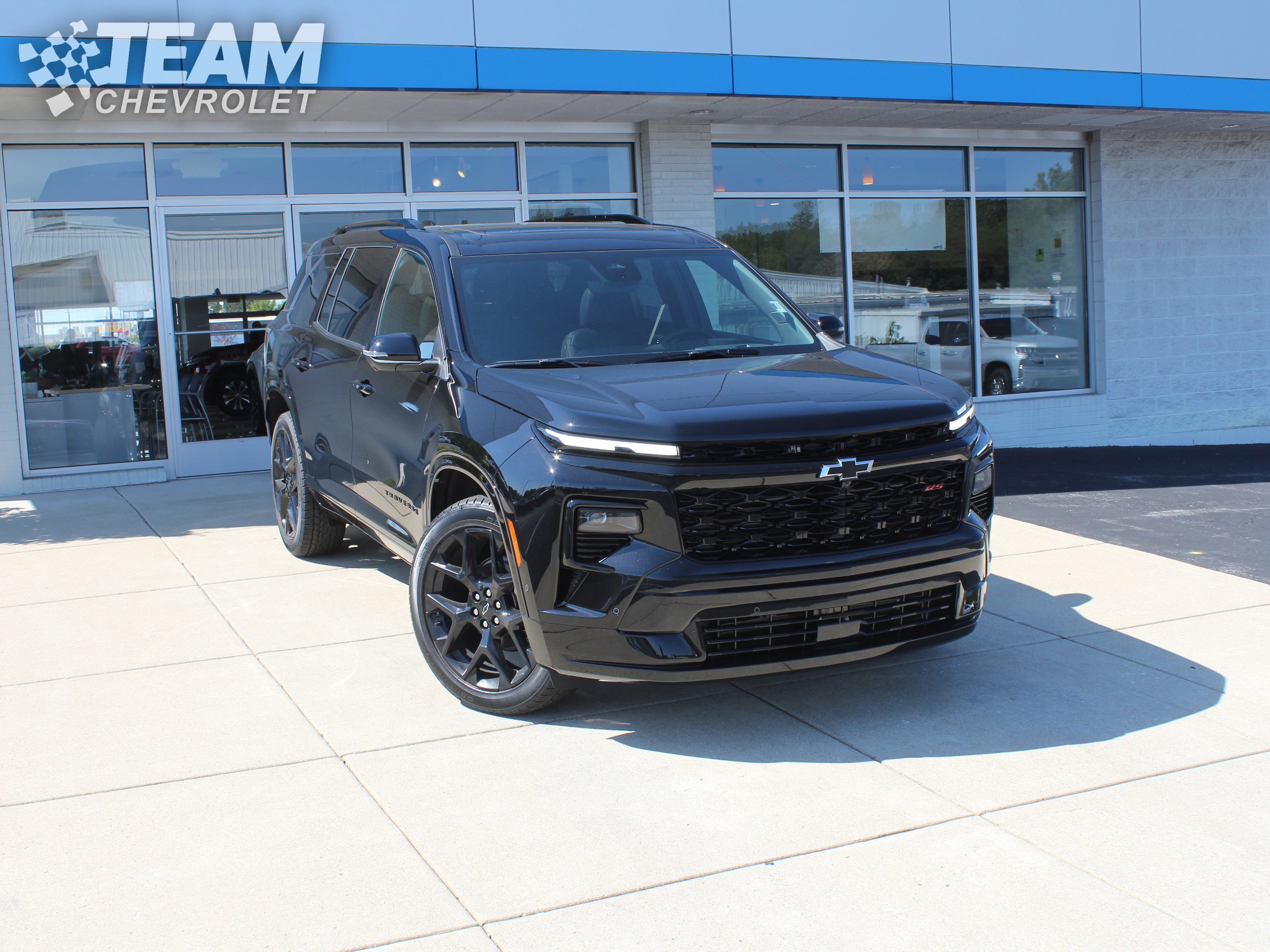 New 2026 Chevrolet Traverse RS w/ LPO, Floor Liner Package image 2