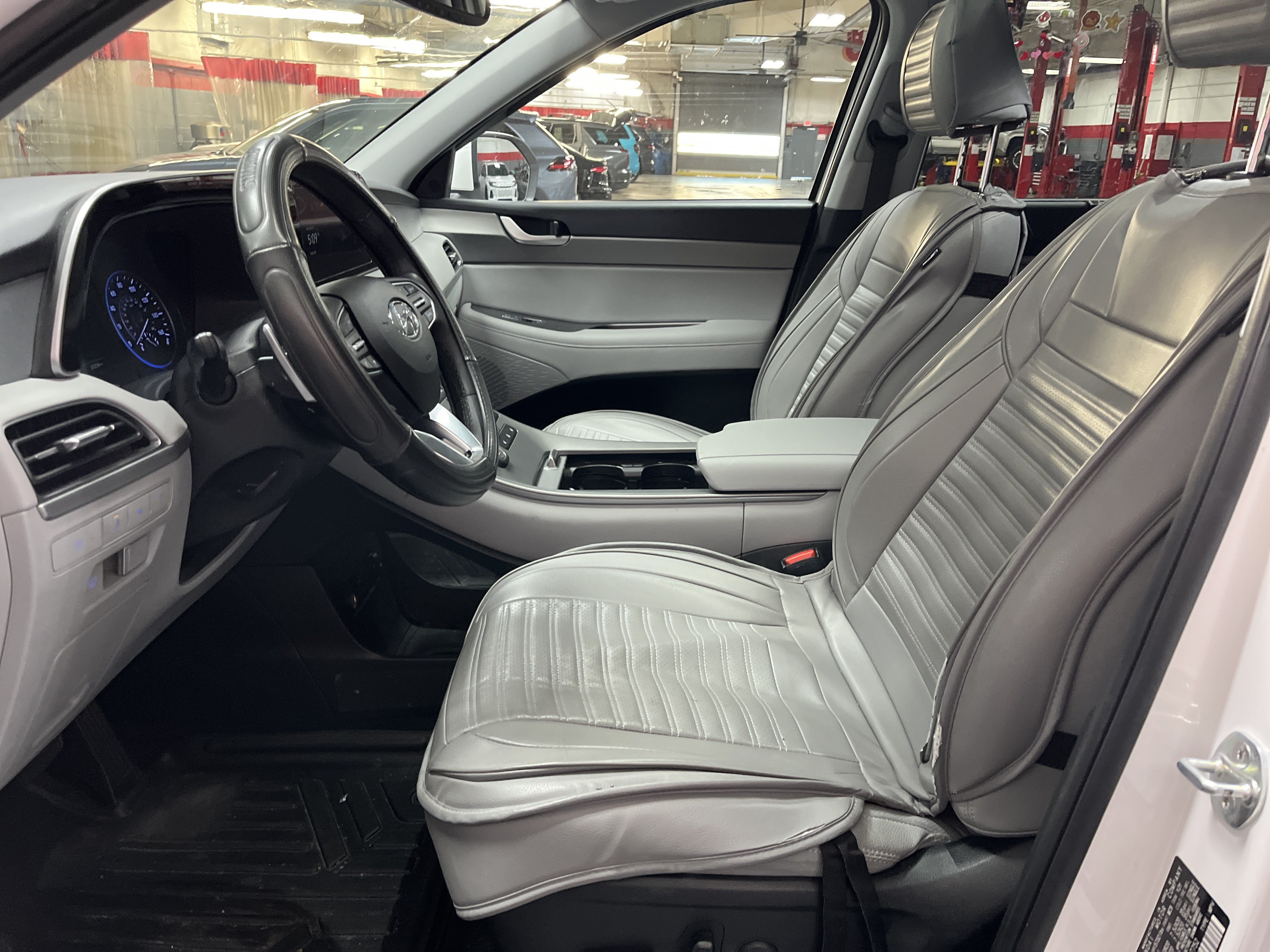 Used 2022 Hyundai Palisade SEL w/ Premium Package FWD image 6
