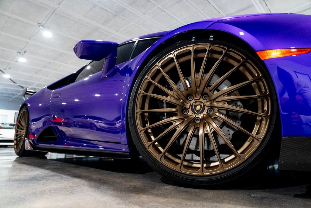 Used 2021 Lamborghini Huracan EVO RWD image 35