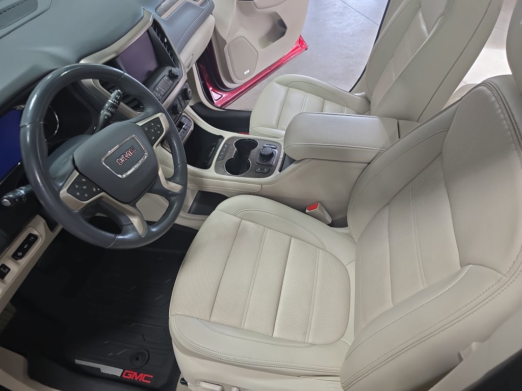 Used 2022 GMC Acadia Denali w/ Denali Ultimate Package AWD/4WD image 18
