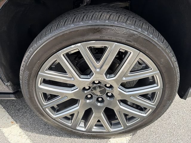 Used 2025 GMC Yukon Denali Ultimate AWD/4WD image 12