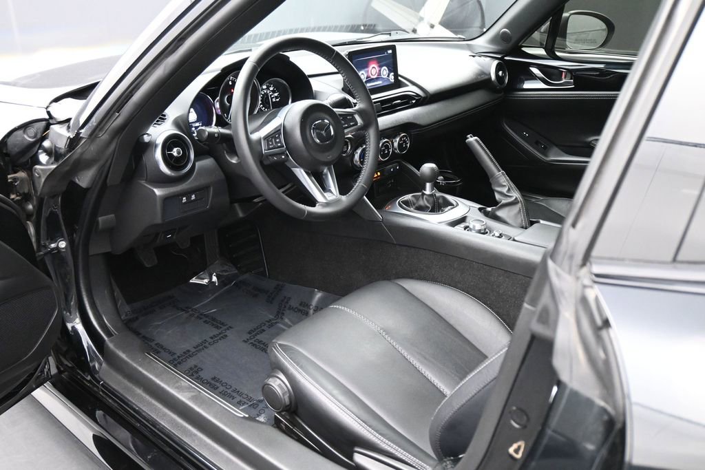 Used 2021 MAZDA MX-5 Miata RF Grand Touring w/ Appearance Package RWD image 2
