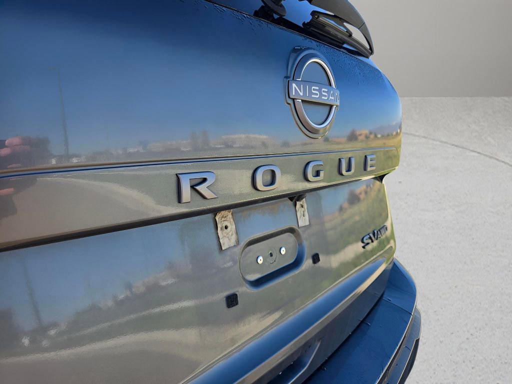 Used 2024 Nissan Rogue SV image 10