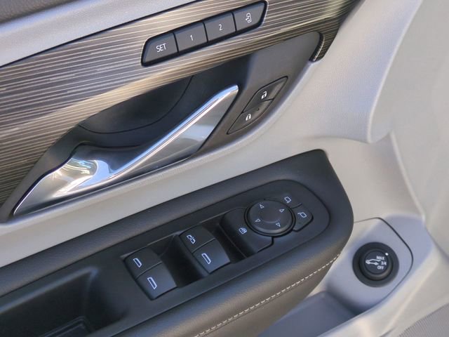 Used 2024 GMC Terrain SLT image 13