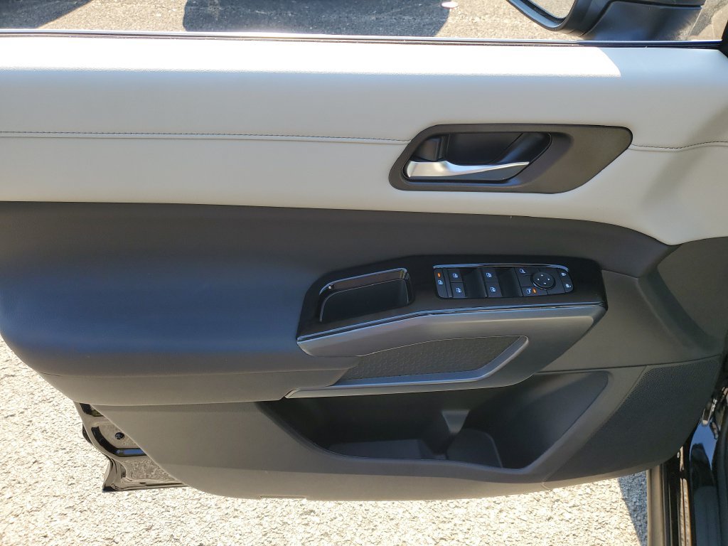New 2026 Nissan Pathfinder SL FWD image 17