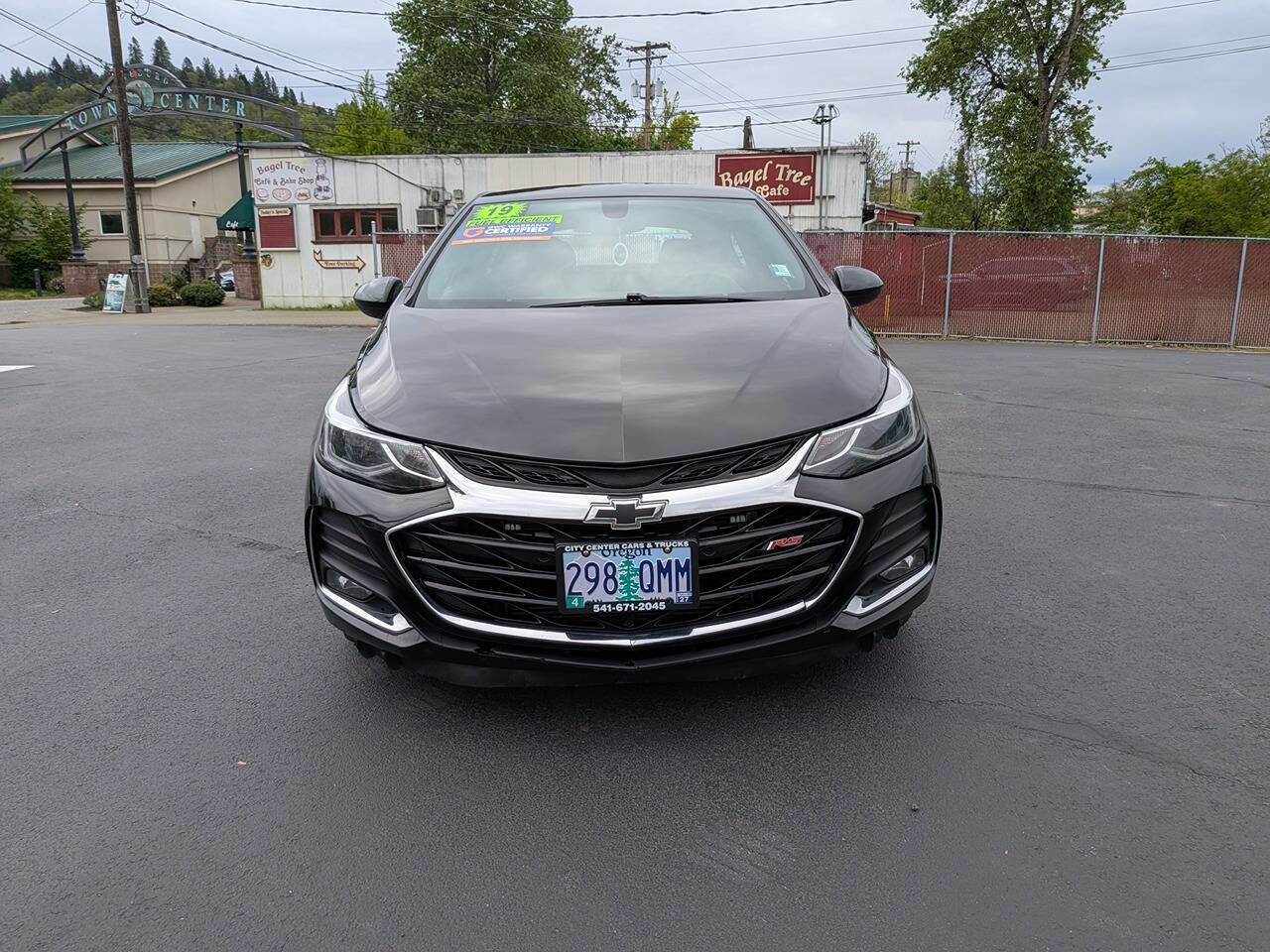 Used 2019 Chevrolet Cruze LT w/ RS Package FWD image 3