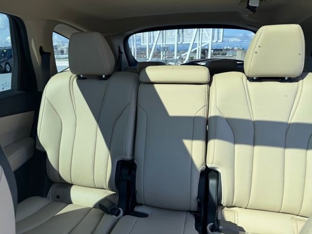 Used 2023 Acura MDX SH-AWD image 12