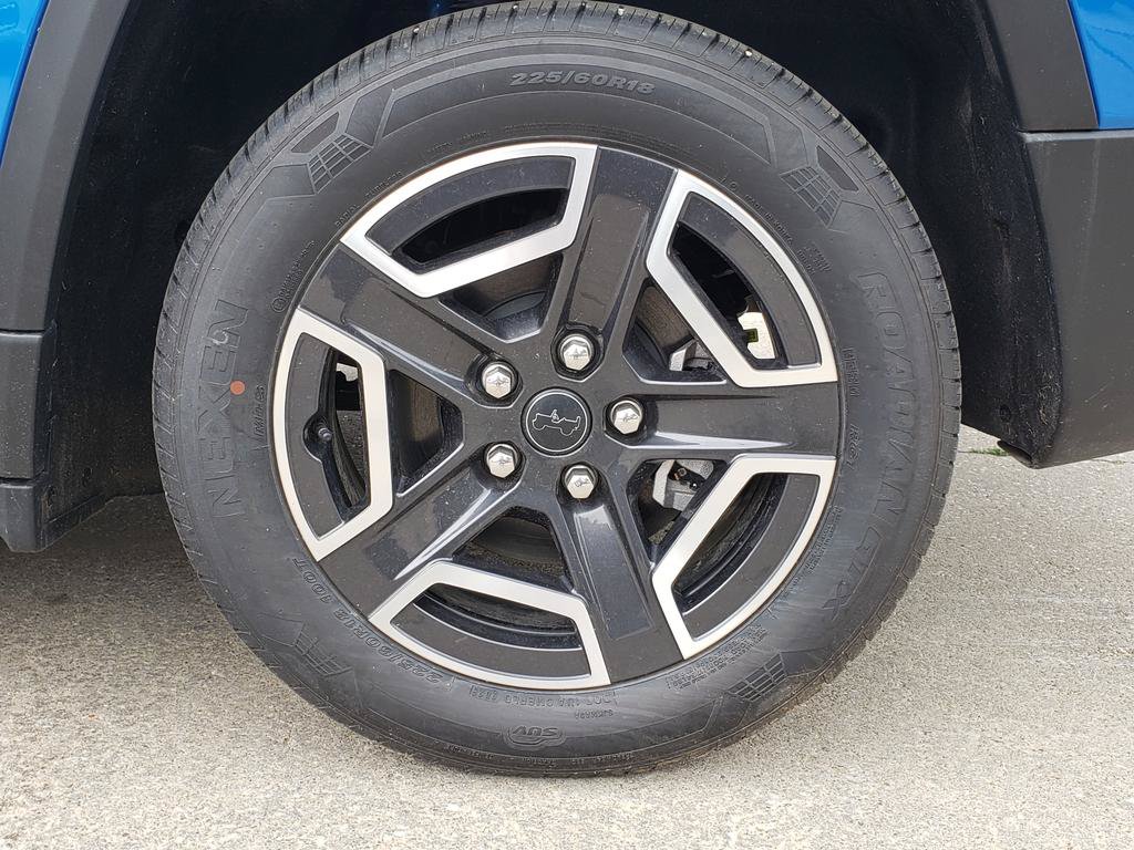 New 2026 Jeep Cherokee Laredo AWD/4WD image 10