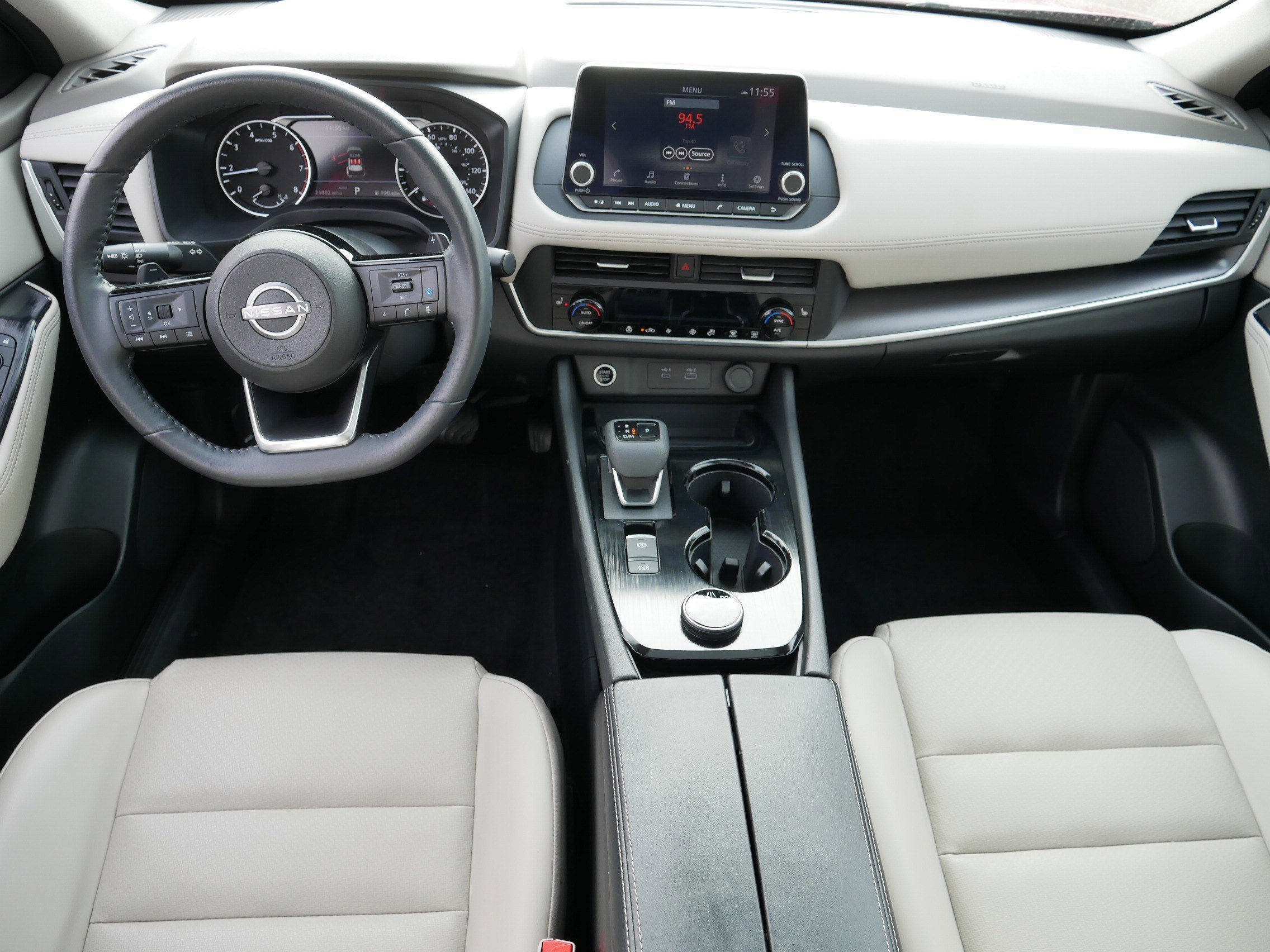 Used 2023 Nissan Rogue SV w/ SV Premium B Package image 10