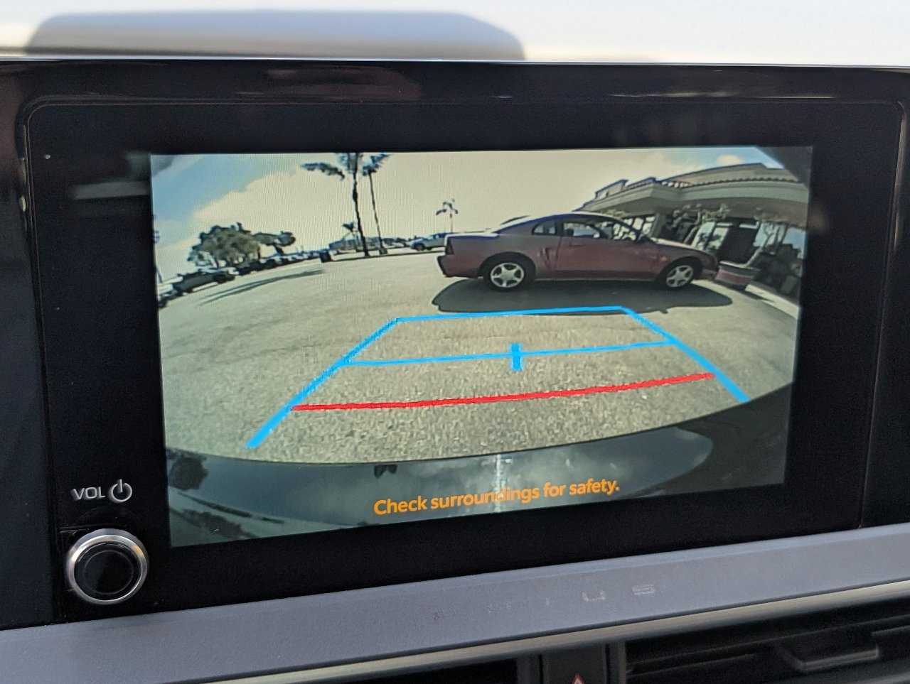 Used 2024 Toyota Prius LE FWD image 6
