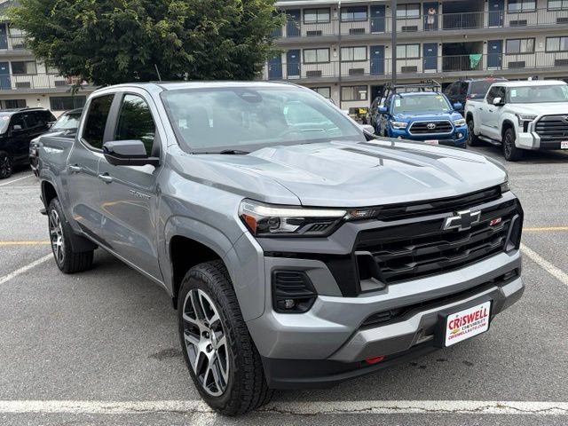 Used 2023 Chevrolet Colorado Z71 w/ Z71 Convenience Package 2 AWD/4WD image 2