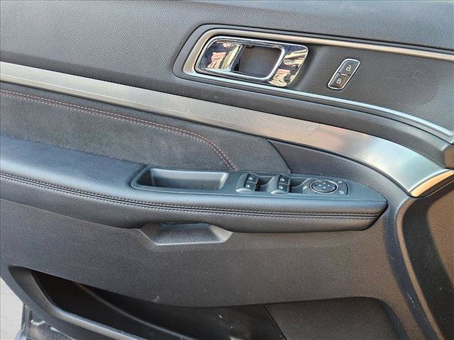 Used 2019 Ford Explorer XLT w/ Equipment Group 202A AWD/4WD image 6