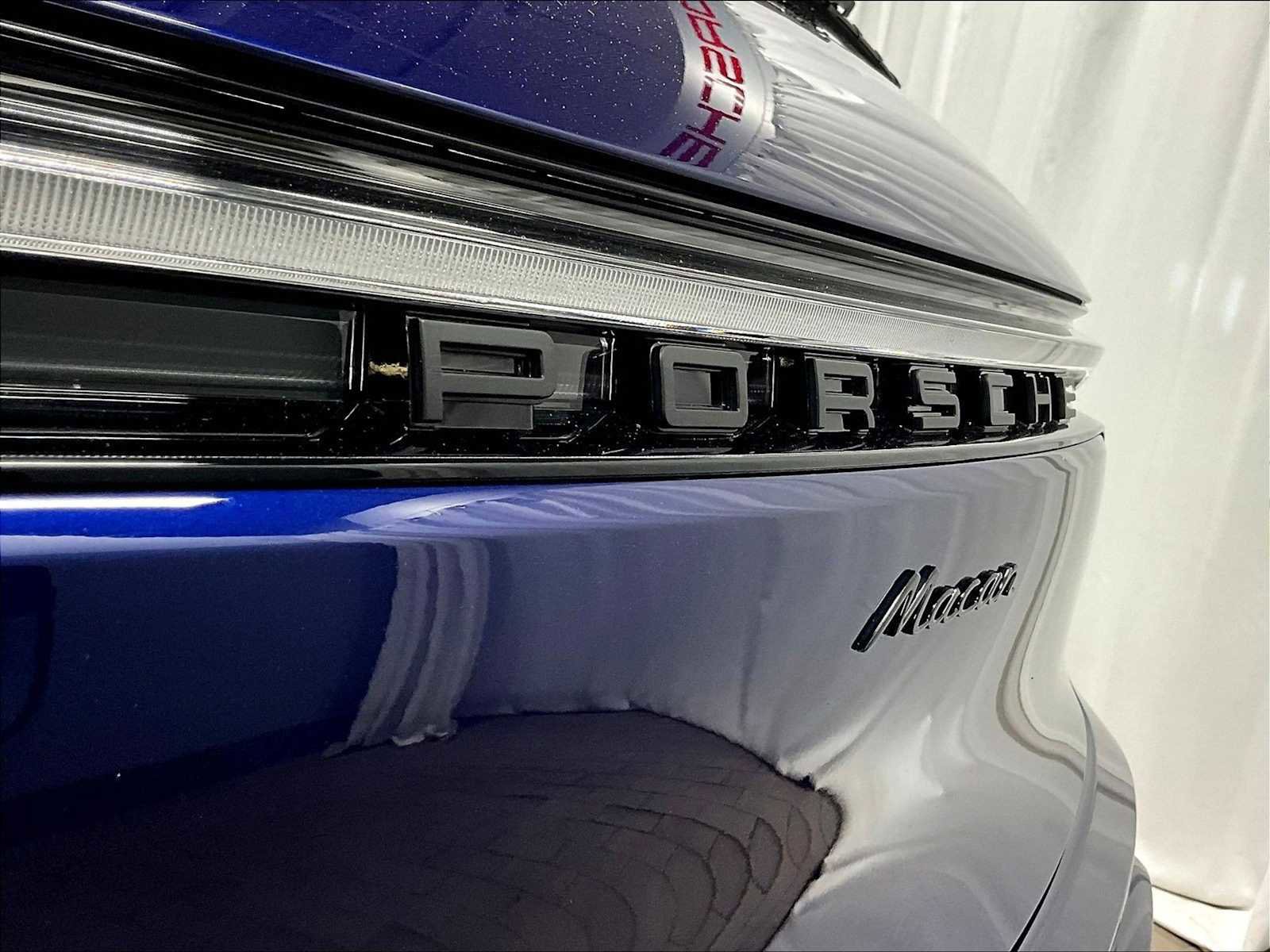 Used 2025 Porsche Macan image 33