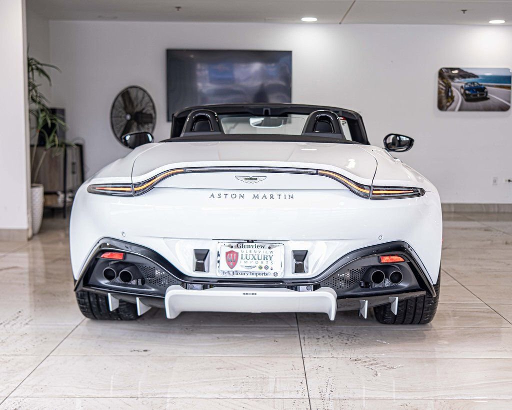 Used 2023 Aston Martin V8 Vantage Roadster image 13