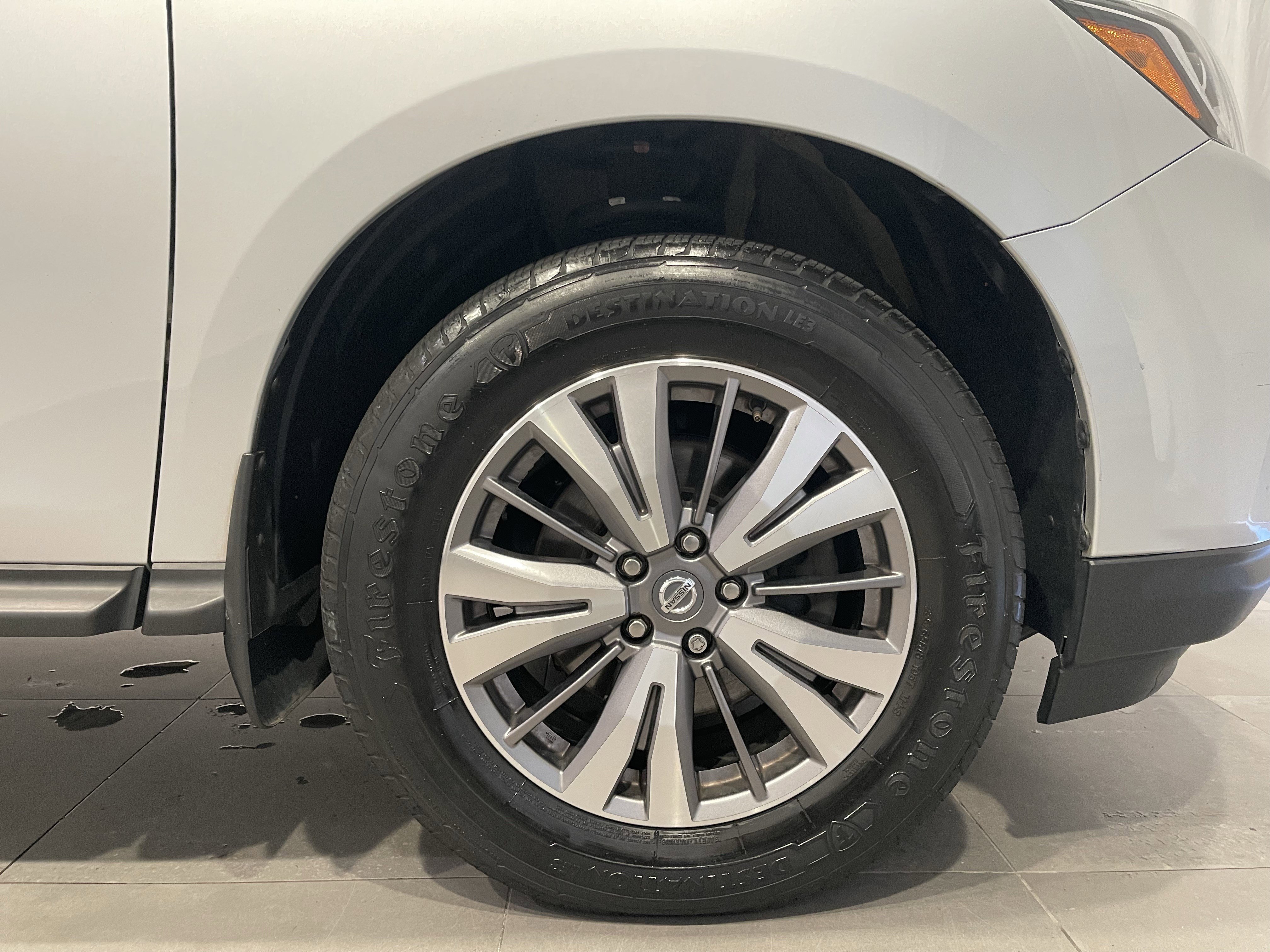 Used 2020 Nissan Pathfinder SL image 10